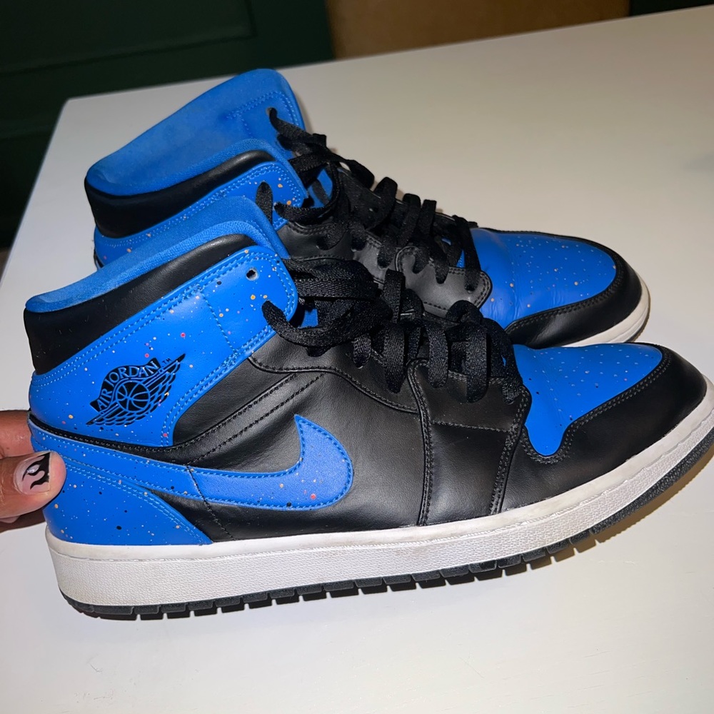AIR JORDAN 1 MID ROYAL PAINT SPLATTER